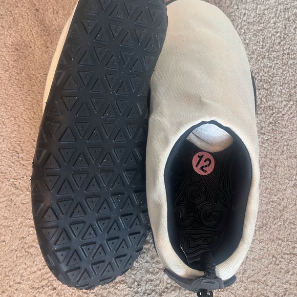 ACG - Picture 4 of 5